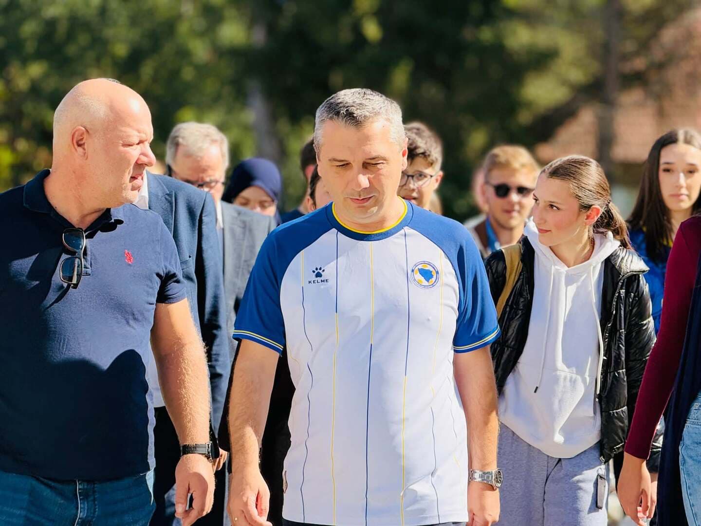 Dizdar srebreničkim školarcima podijelio potpisane dresove Zmajeva - slika 9