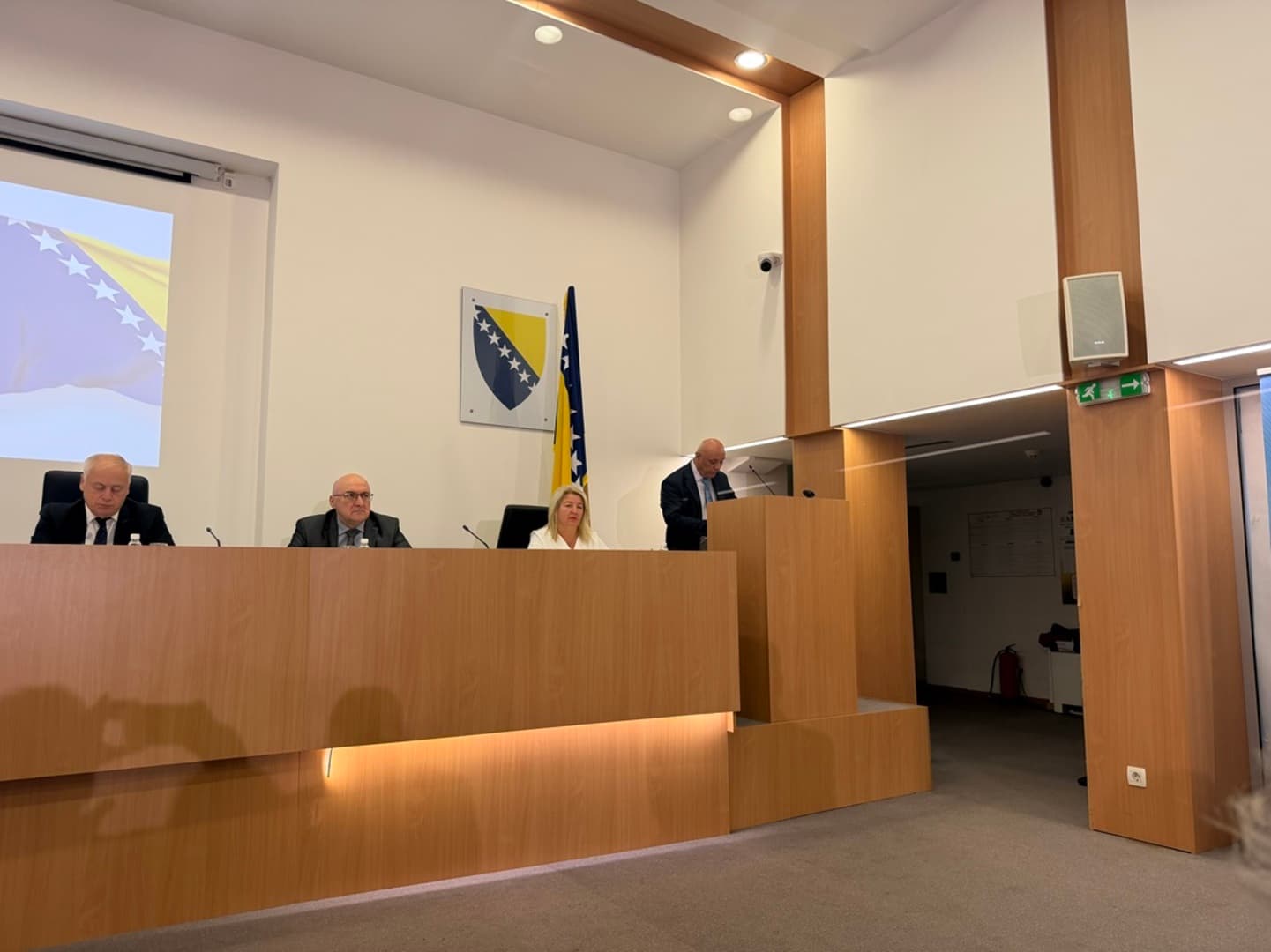 Sutra počinje izborna šutnja: Više od 3,4 miliona birača može glasati na Općim izborima - slika 1