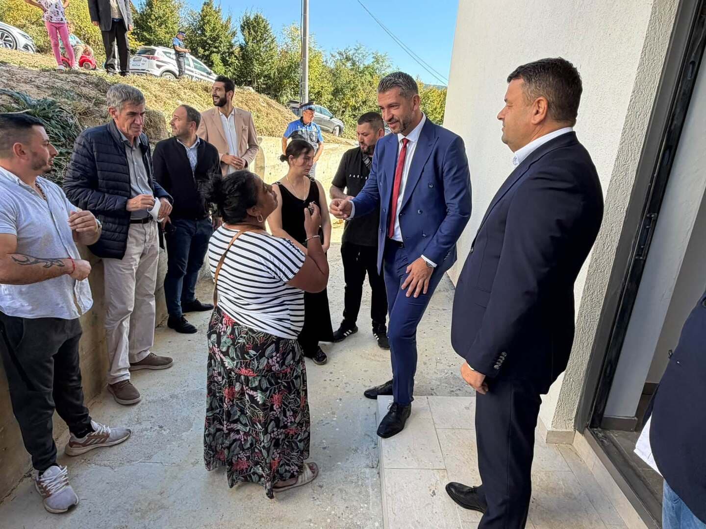 Hurtić u Ilijašu: Četiri romske porodice dobile novi dom - slika 1