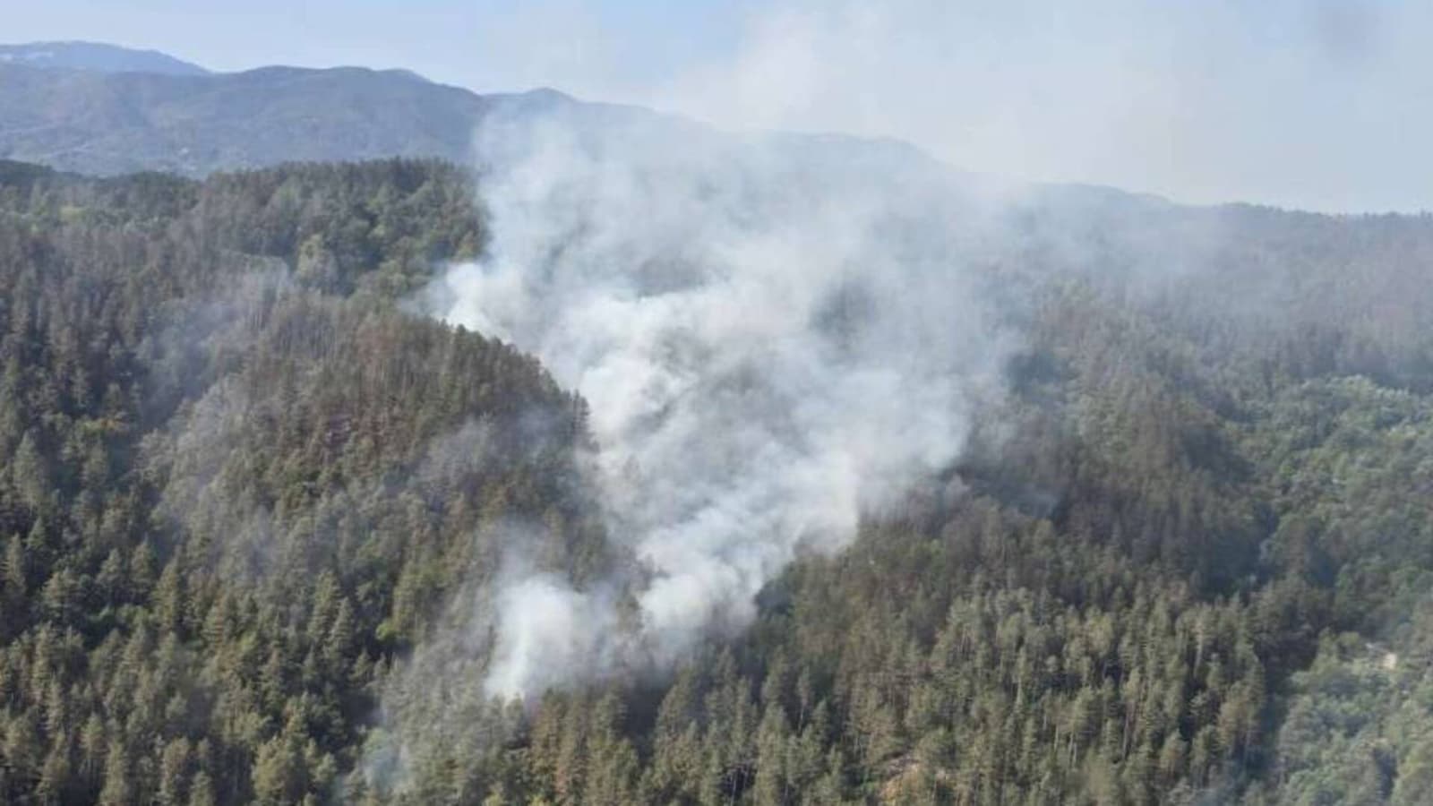 Vatra se ponovo razbuktava na Čvrsnici, stiže pomoć iz zraka - slika 1