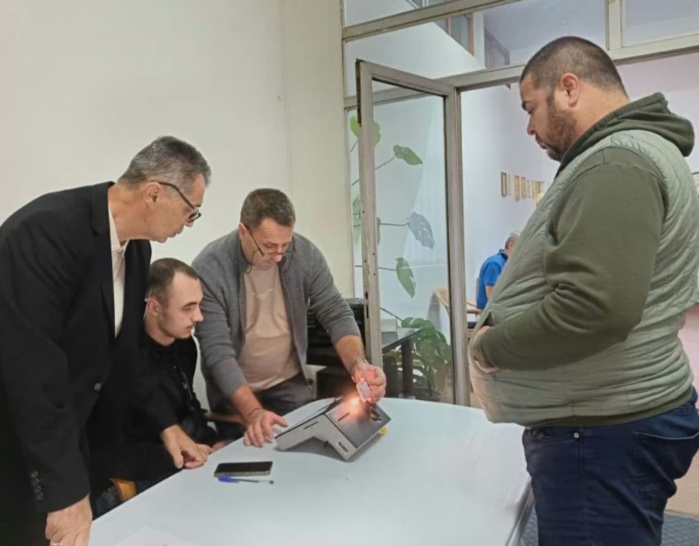 Zatvorena birališta u BiH, prvi rezultati u 20 sati - slika 1