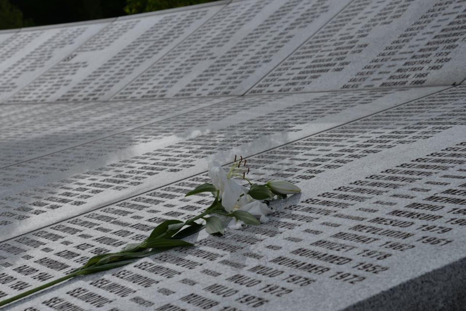 Udruženja žrtava traže da Tužilaštvo BiH preuzme predmet Memorijalnog centra Srebrenica - slika 1