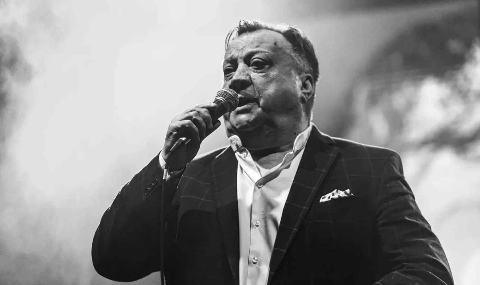 Prije tačno godinu napustio nas je legendarni Halid Bešlić - slika 1