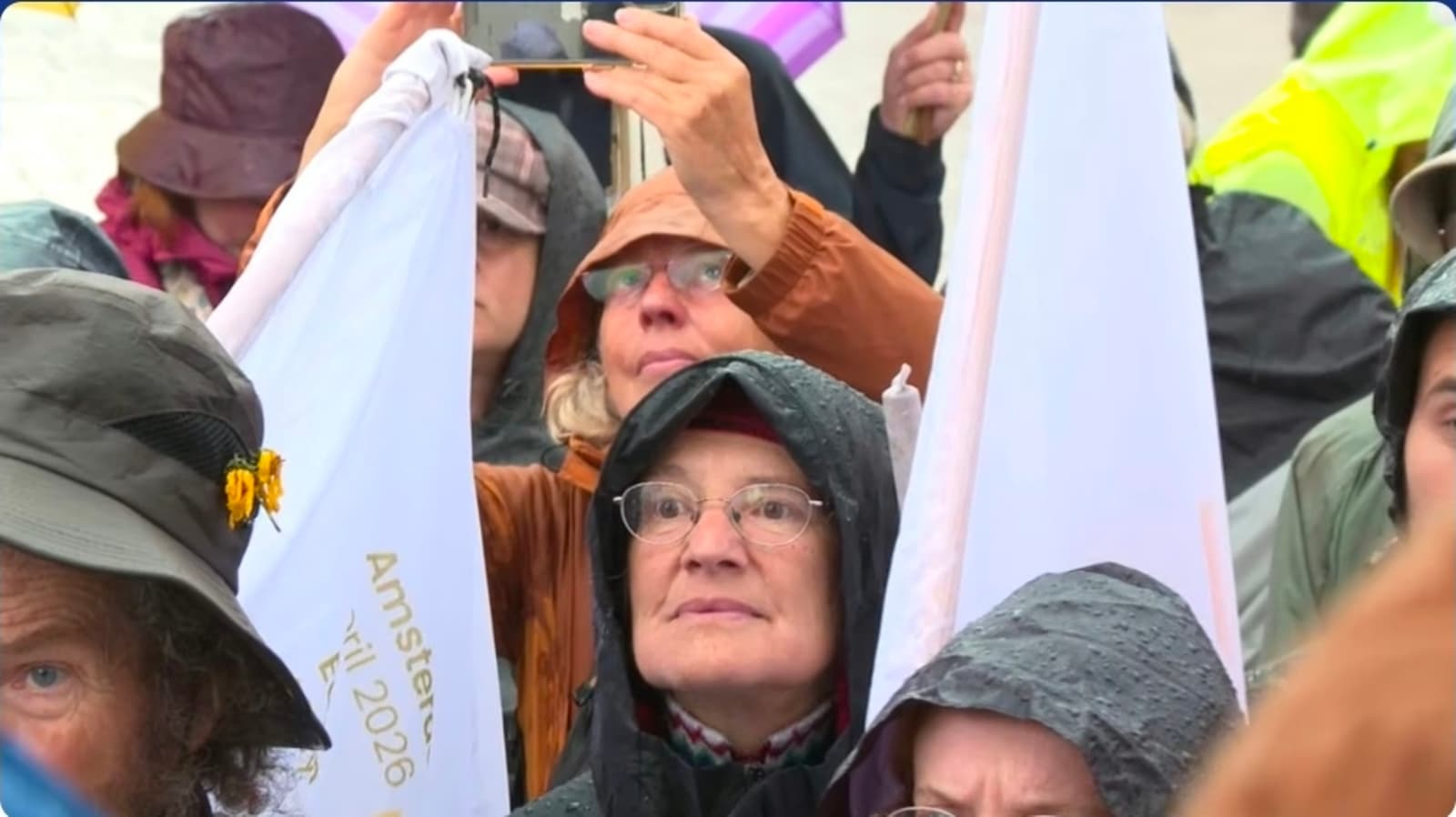 Bosonogi marš mira prošao glavnim gradom BiH: "Svijet je u vatri i moramo pokazati da se s tim ne slažemo" - slika 1