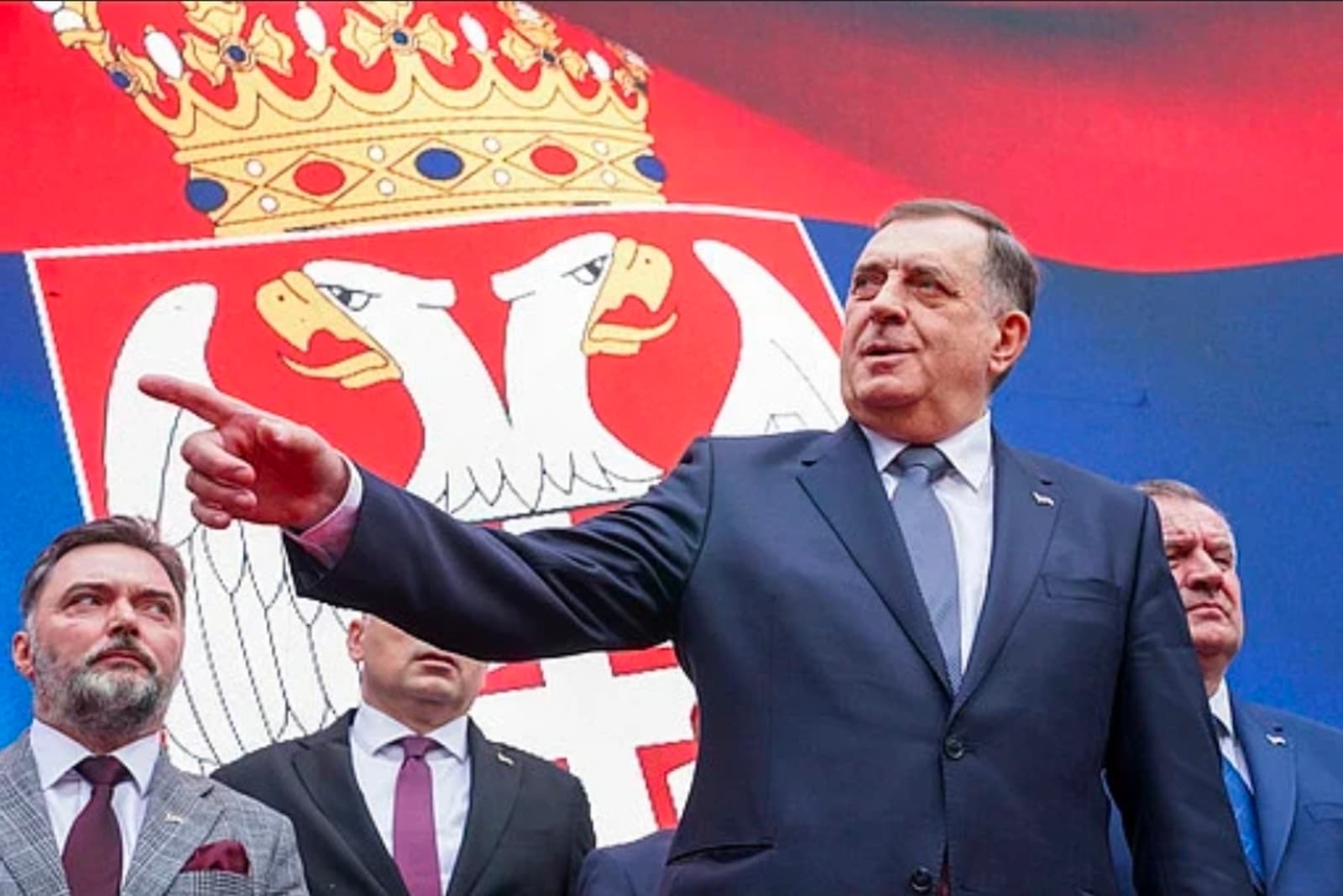 Dodik: Srbi u Rs-u trebaju imati automatsko državljanstvo Srbije, a ne da satima čekaju u redovima - slika 1