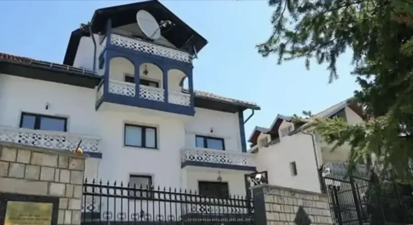 Ambasada Rusije otkazivanje koncerta u Sarajevu nazvala „bezobraznim incidentom“ - slika 1