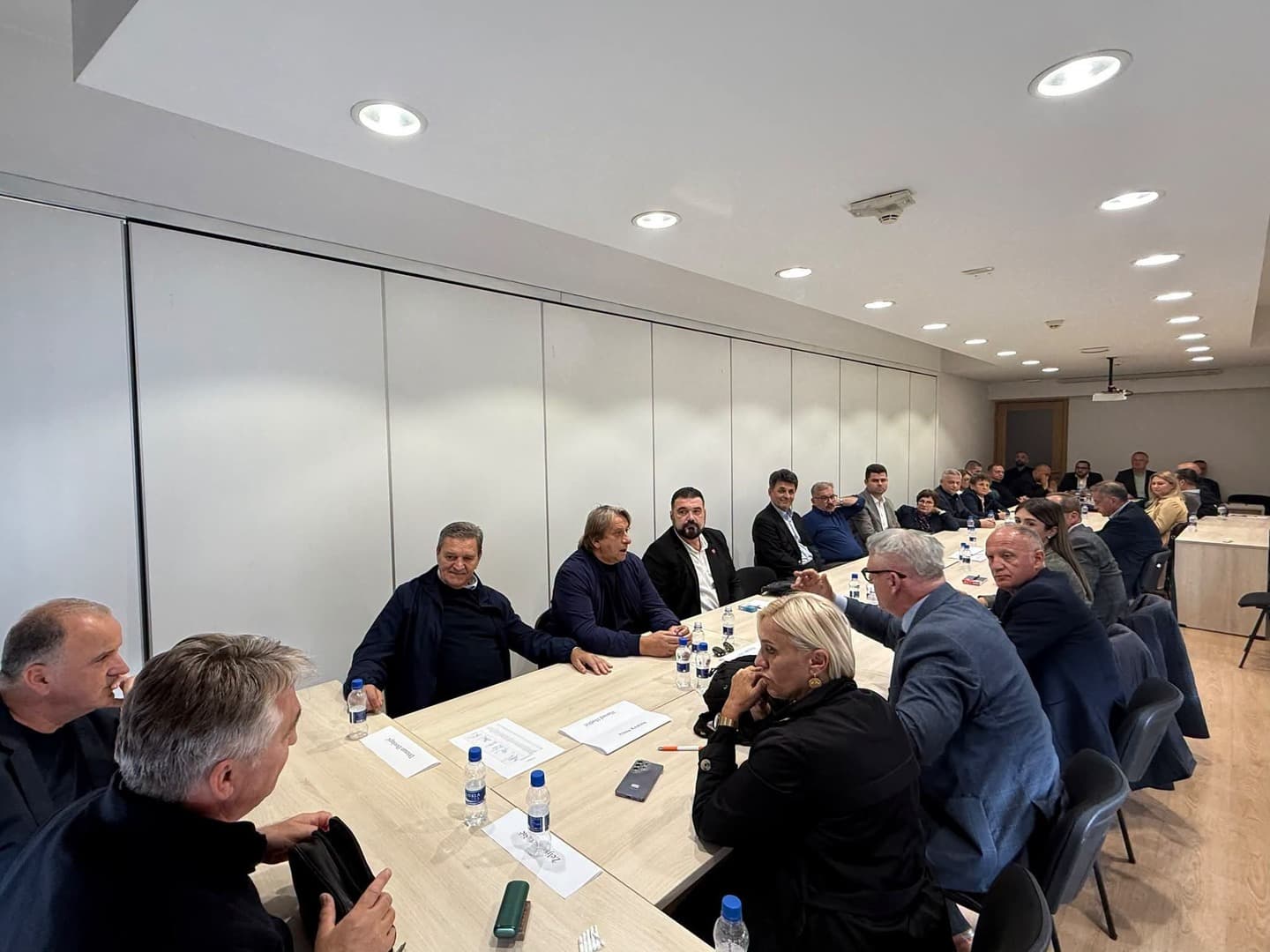 Predsjedništvo Demokratske fronte dalo punu podršku predsjedniku Željku Komšiću - slika 1