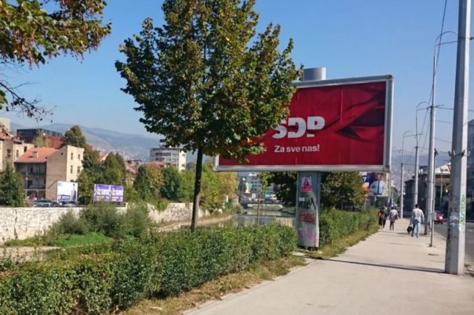 Schmidt se pobrinuo i za plakate nakon izbora: Stranke ih do 19. oktobra moraju ukloniti ili slijede kazne - slika 1