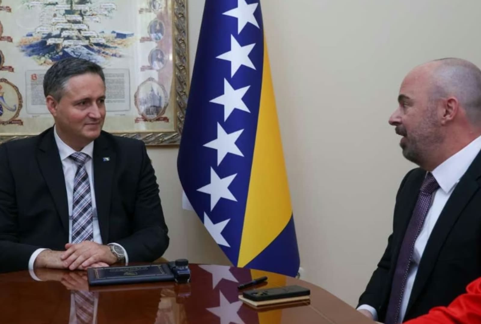 Bećirović razgovarao s Ginkelom o političkoj i sigurnosnoj situaciji, te jačanju bilateralnih odnosa - slika 1