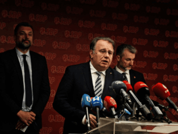 Zašto Trojka ne može opstati?