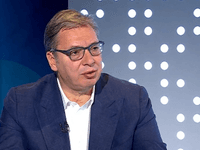 Vučić na skupu uz Fica i Dodika