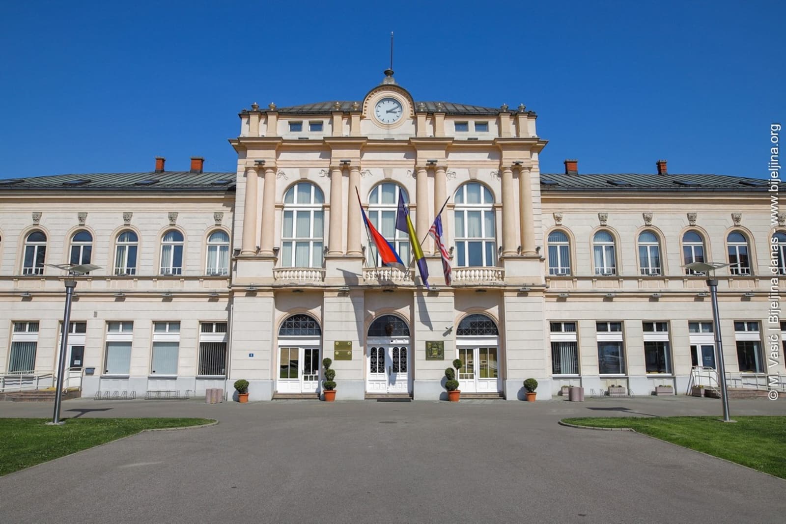 Bijeljina: Oko 300 zaposlenih Gradske uprave poslano kući nakon naredbe inspektora - slika 1