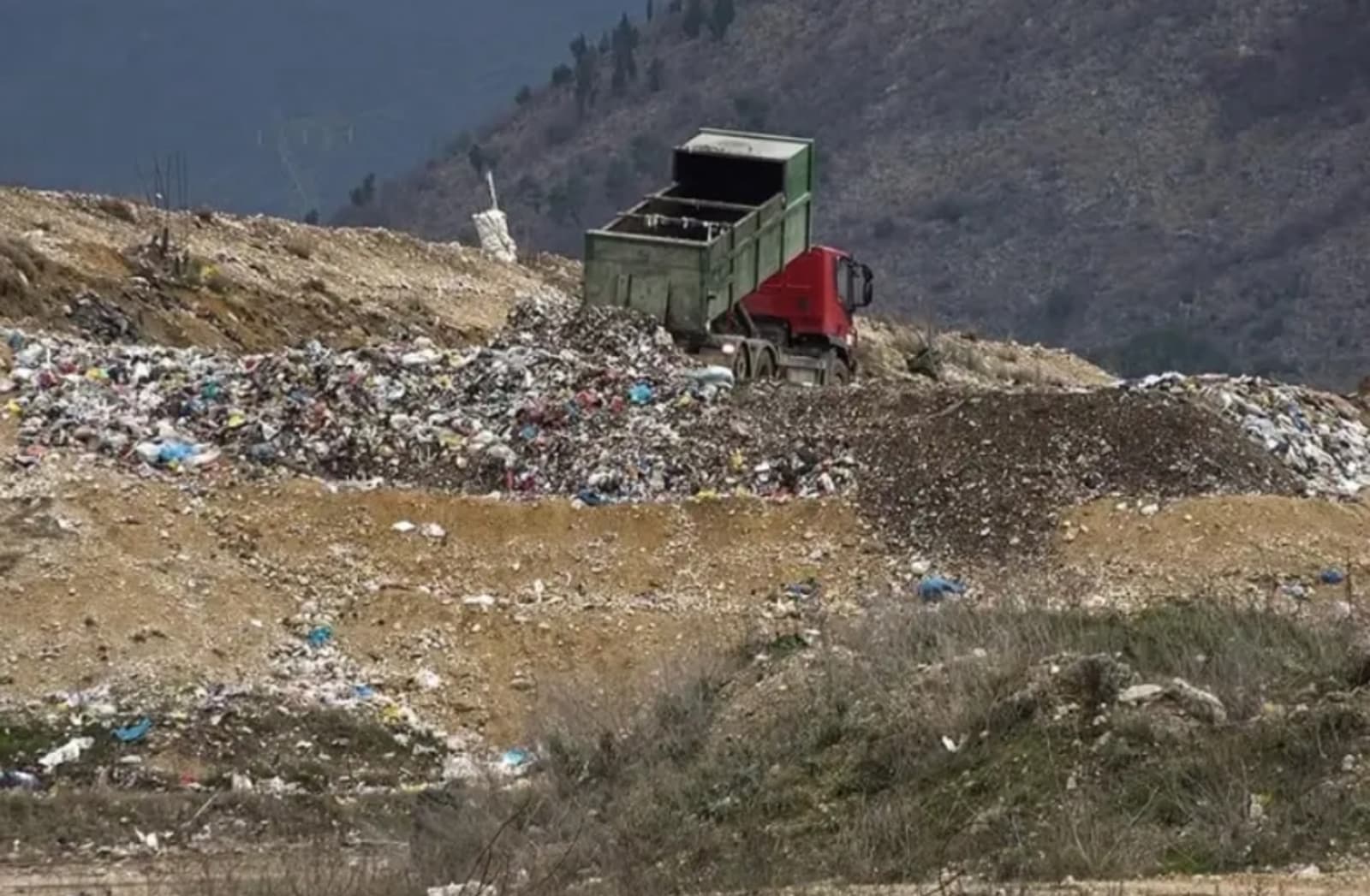 U BiH godišnje se proizvode više od milion tona komunalnog otpada, vrijedne sirovine završavaju na deponijama - slika 1