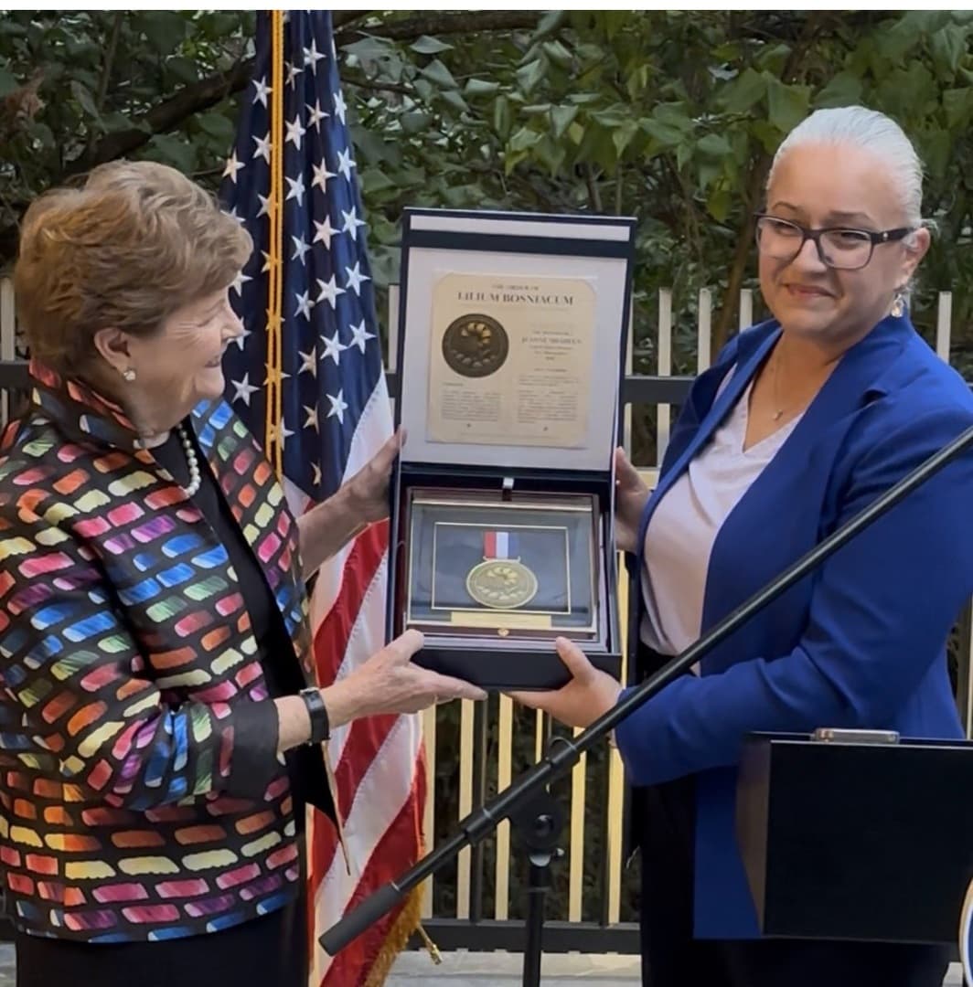 Bošnjačka dijaspora u Americi odlikovala senatoricu Jeanne Shaheen za doprinos Bosni i Hercegovini - slika 1