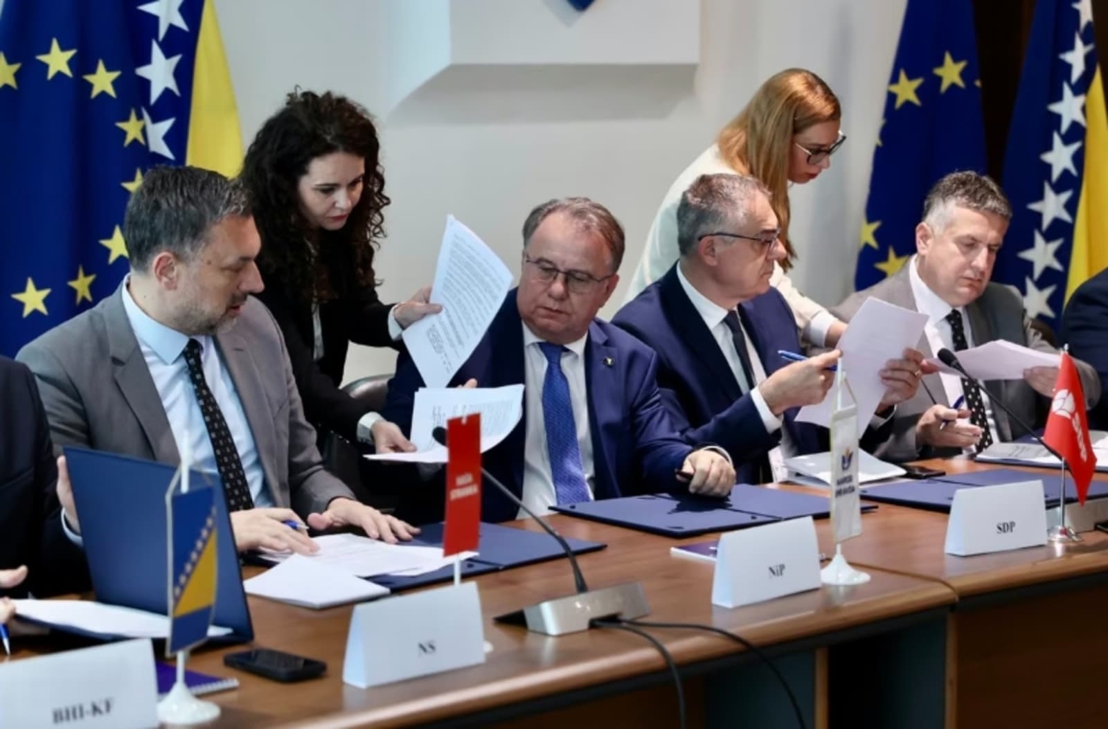 "Trojka se već raspala, Dodik želi potpunu kontrolu, a SDA, HDZ i SNSD imaju veliki problem pred sobom" - slika 1