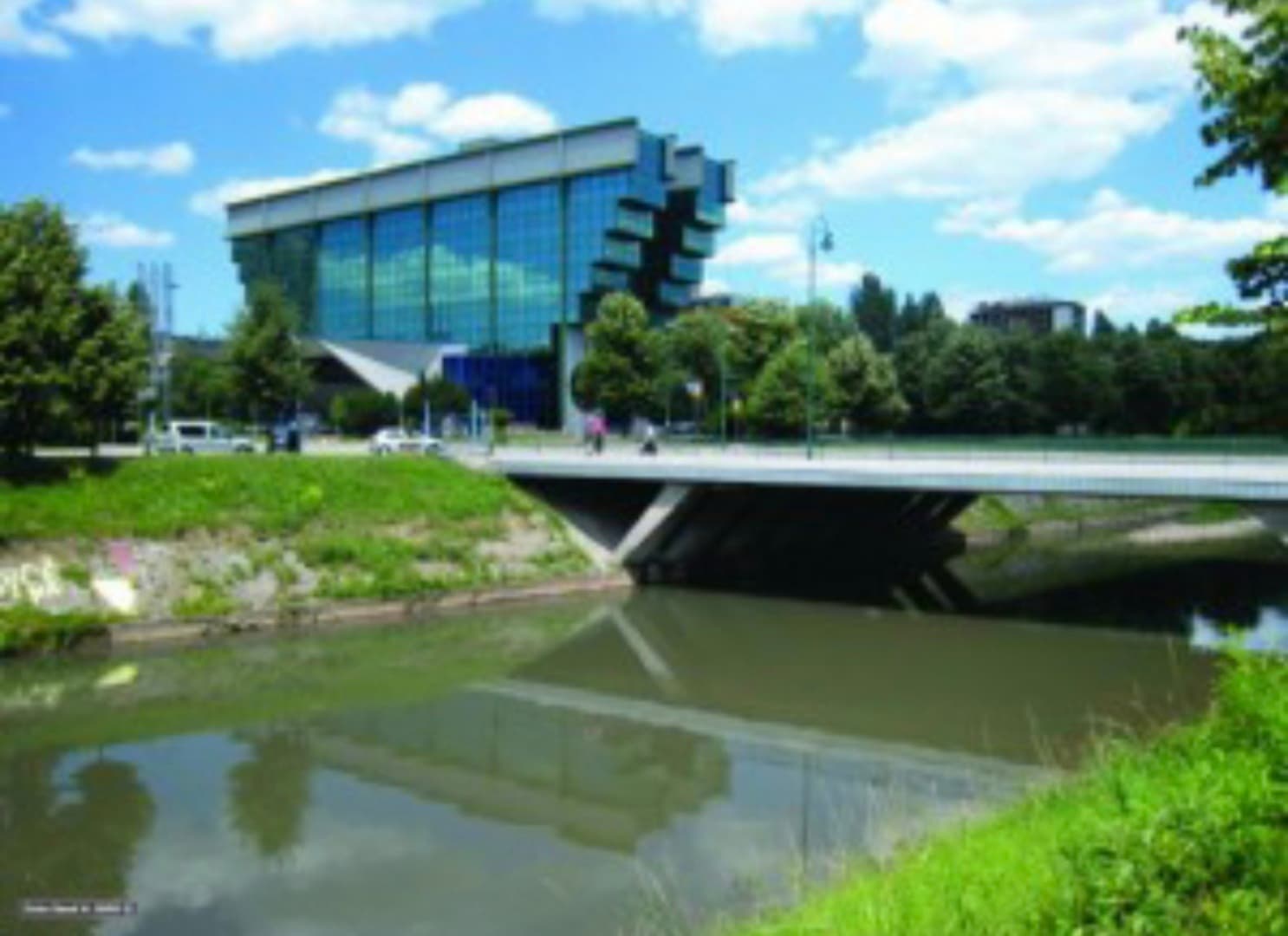 Struja se pali i gasi: Elektroprivreda BiH limitira male privrednike i tjera ih da dokupljuju kilovate - slika 1