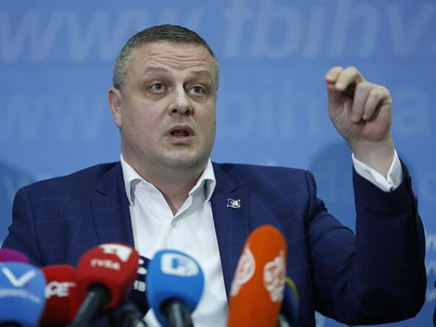 Mijatović napao DF i SBiH, stigao mu žestok odgovor: „Vojine, koliko znamo, nećeš ni ti sa SDP-om!“ - slika 1