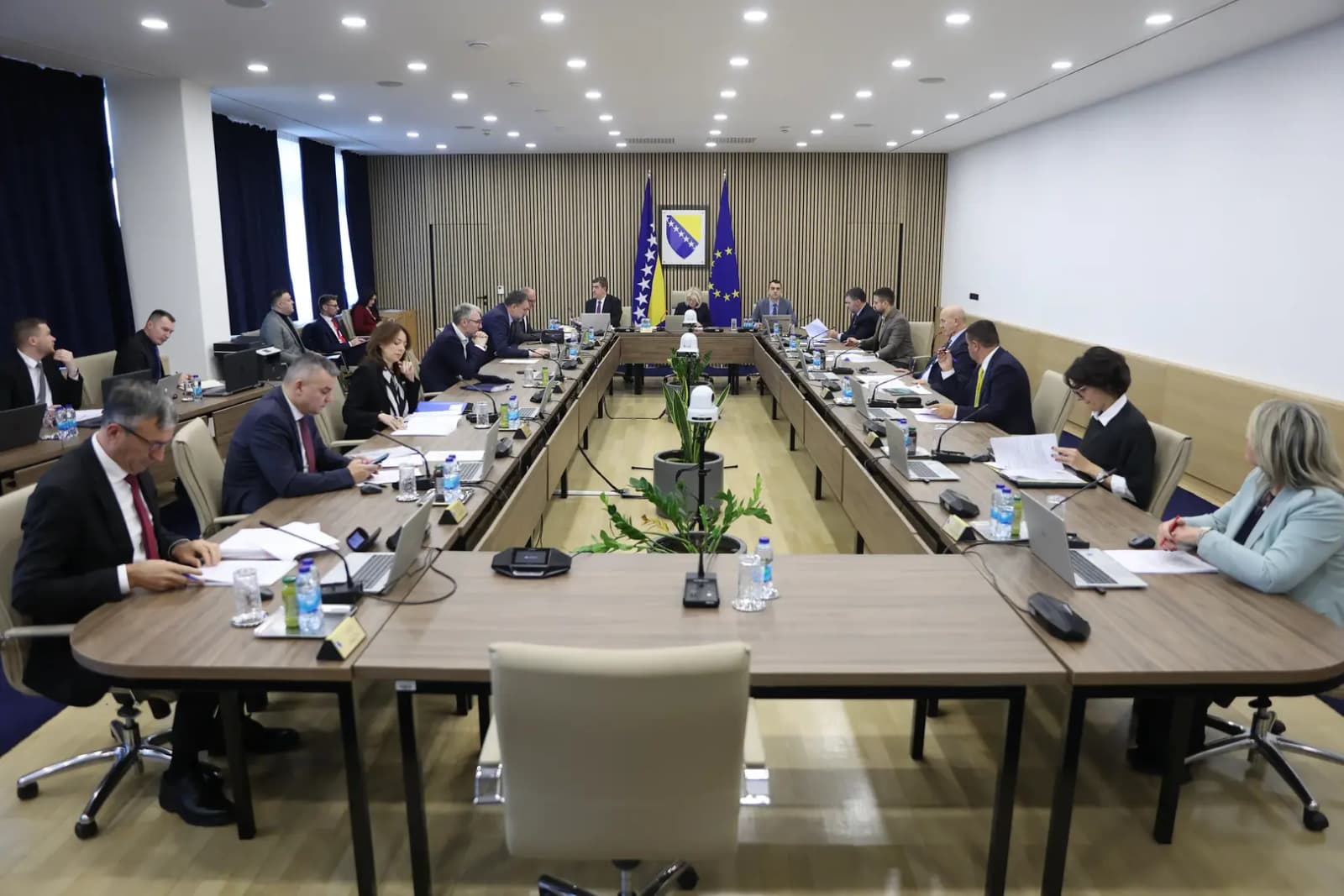 Vijeće ministara dalo saglasnost državljanima Srbije u BiH da mogu glasati na izborima u nedjelju - slika 1