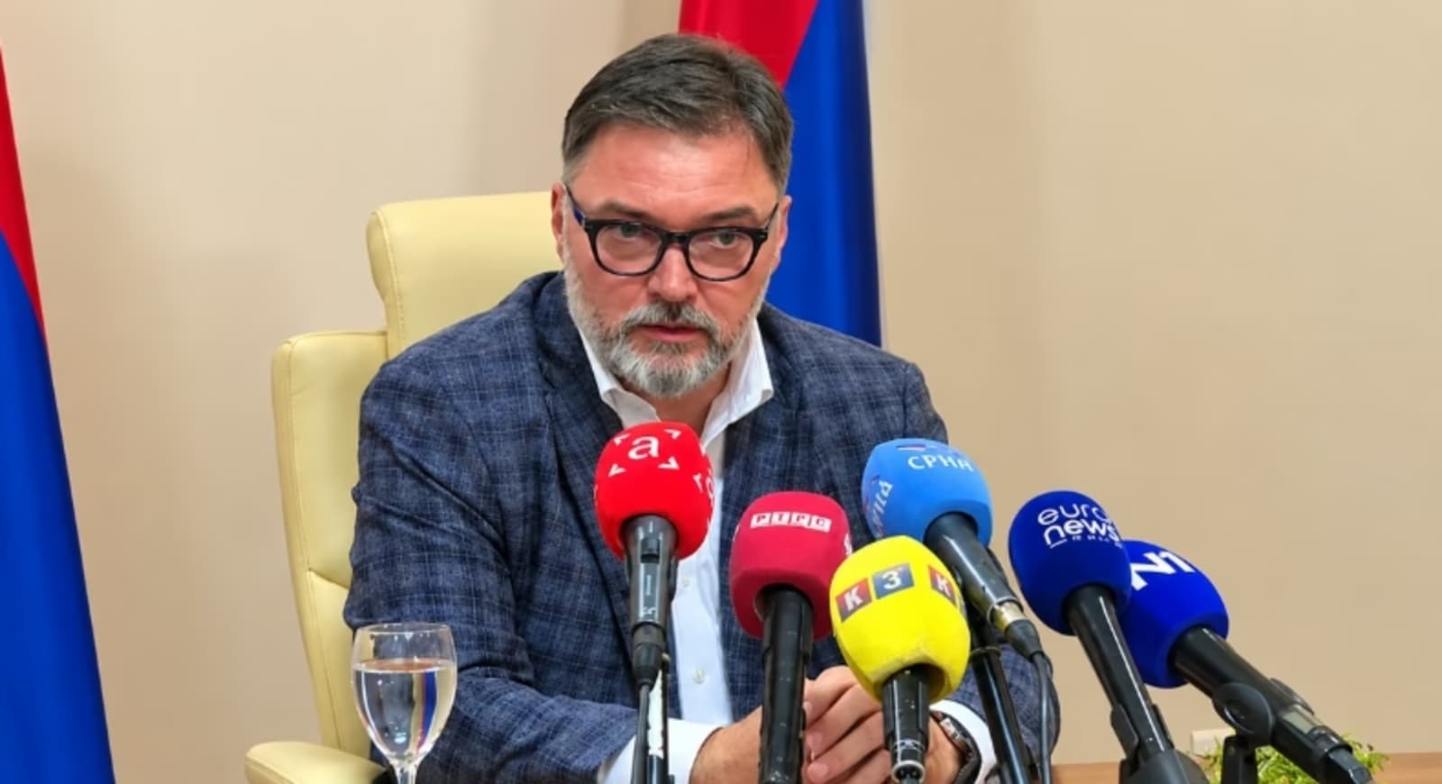 Državljani Srbije moći će glasati u BiH, Košarac tvrdi: "Ozbiljna politička pobjeda rukovodstva Rs" - slika 1