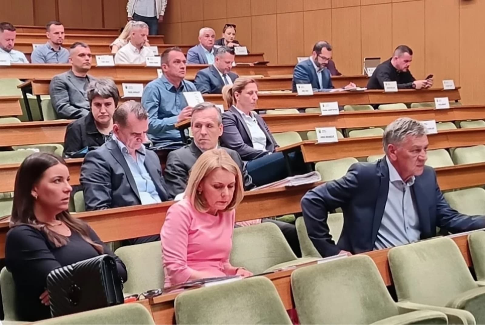 Gradsko vijeće Zenice sutra ponovo hitno zasjeda o cijeni grijanja - slika 1