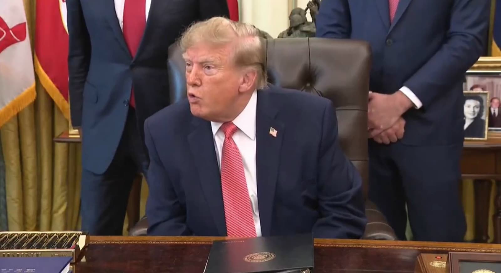 Trump podivljao na novinara u Bijeloj kući: Tišina, jeste li vi bolesni? - slika 1