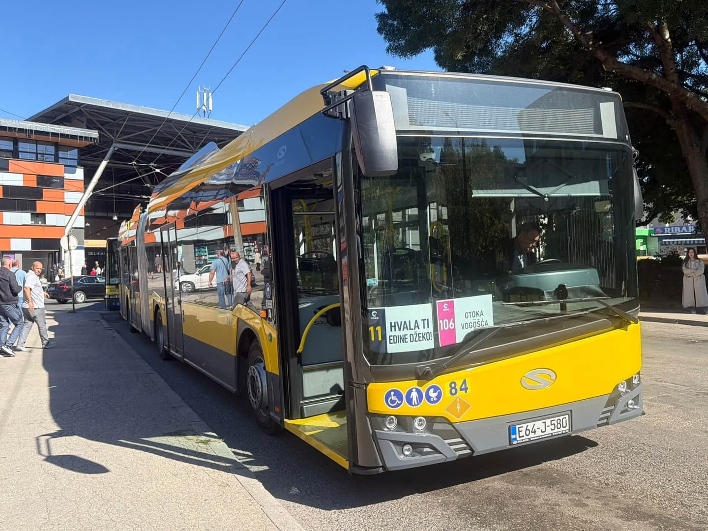 Potpuna obustava saobraćaja danas od 17 do 23 sata zbog vječitog derbija - slika 1
