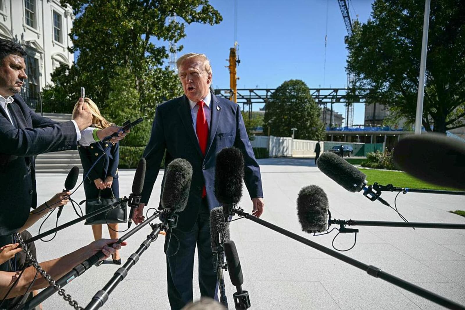 Trump pred izbore suočen s rastućim nezadovoljstvom: Gotovo 70 posto Amerikanaca zabrinuto zbog korupcije - slika 1