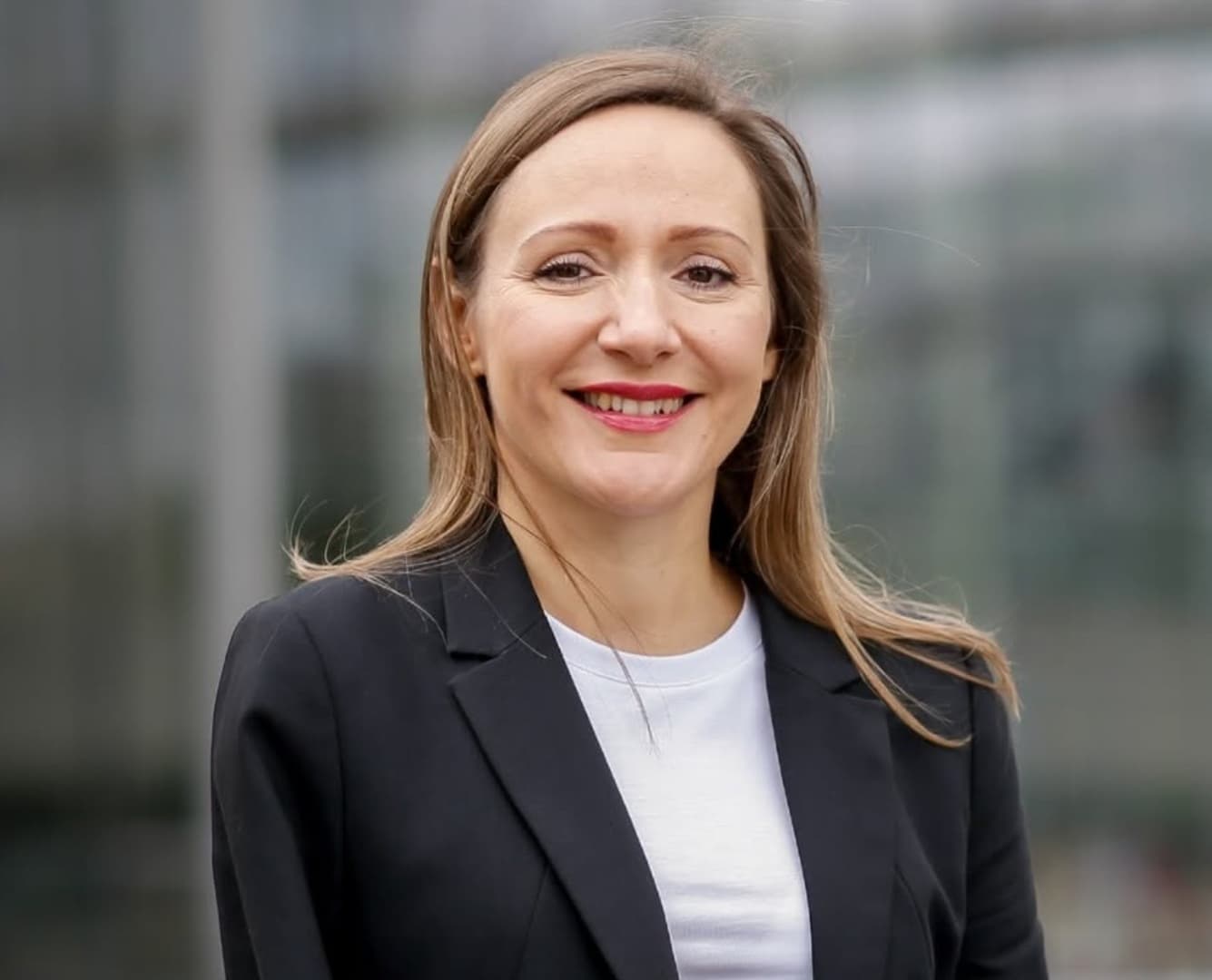 Jasmina Hostert čestitala pobjedu Studentskoj listi: Srbiji se otvaraju vrata političkih promjena - slika 1