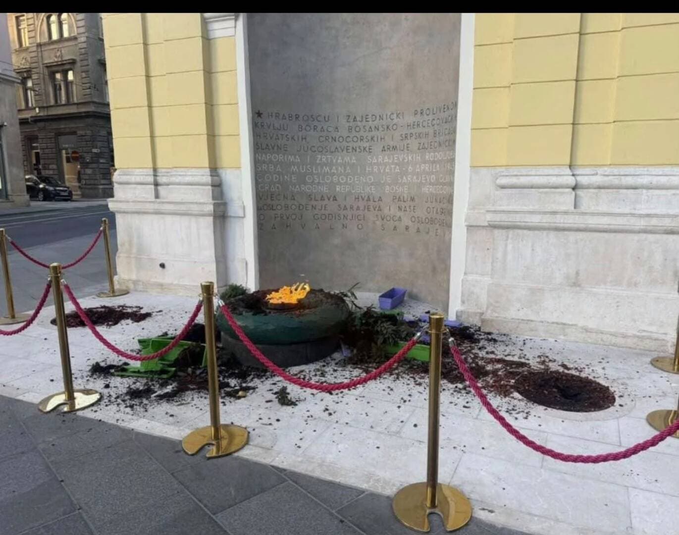SDP Sarajevo osudio vandalizam kod Vječne vatre: Napad na simbol antifašizma zahtijeva reakciju institucija - slika 1