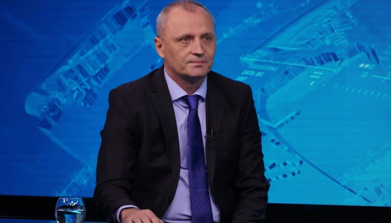 Elmir Sadiković: Pad Vučićevog režima prilika je za bolje odnose s BiH - slika 1