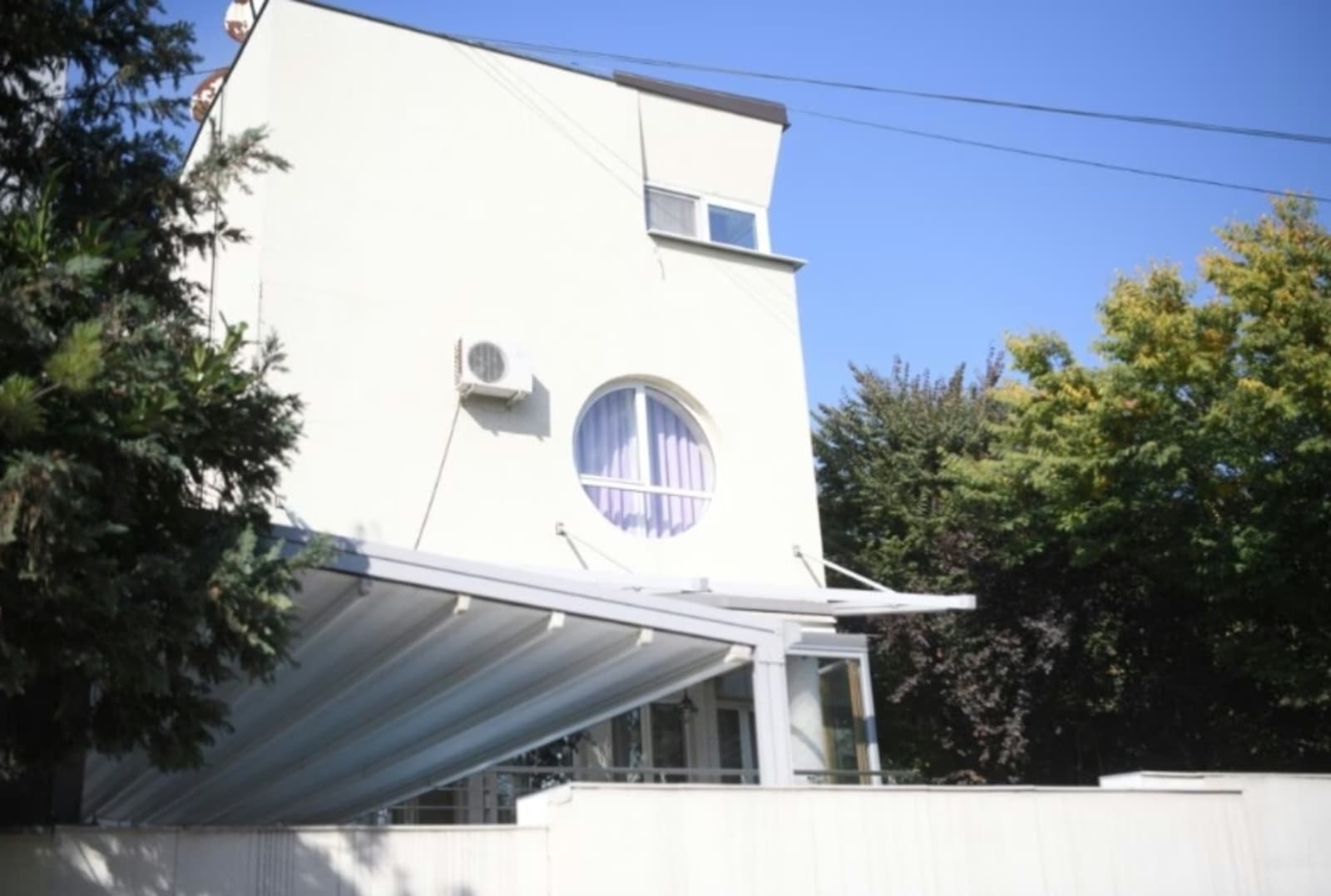 Vučić je pao, šta će biti s Dodikovom vilom na Dedinju? - slika 1