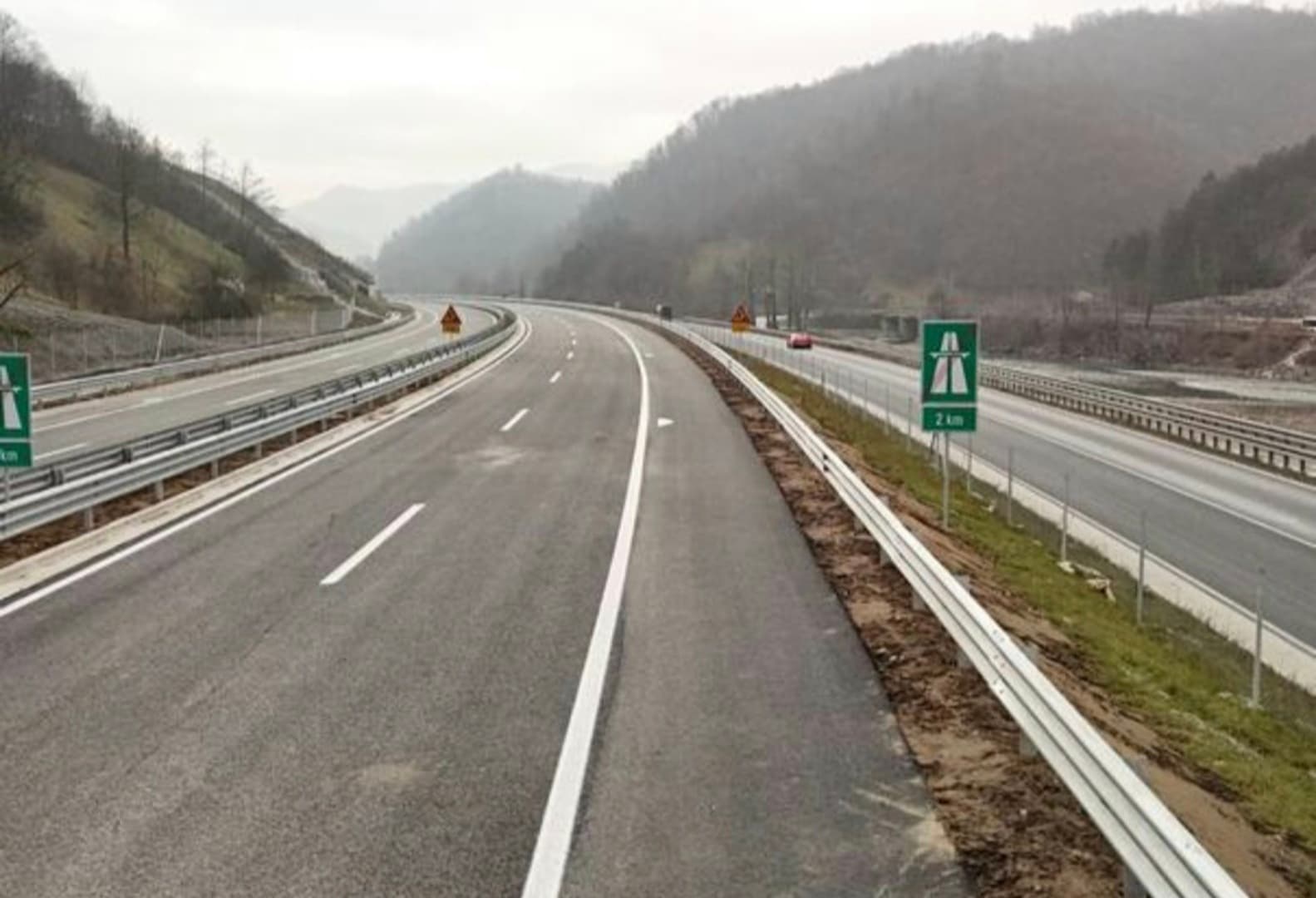Presječena vrpca, a autoput zatvoren: Građani mogu samo gledati nove kilometre - slika 1
