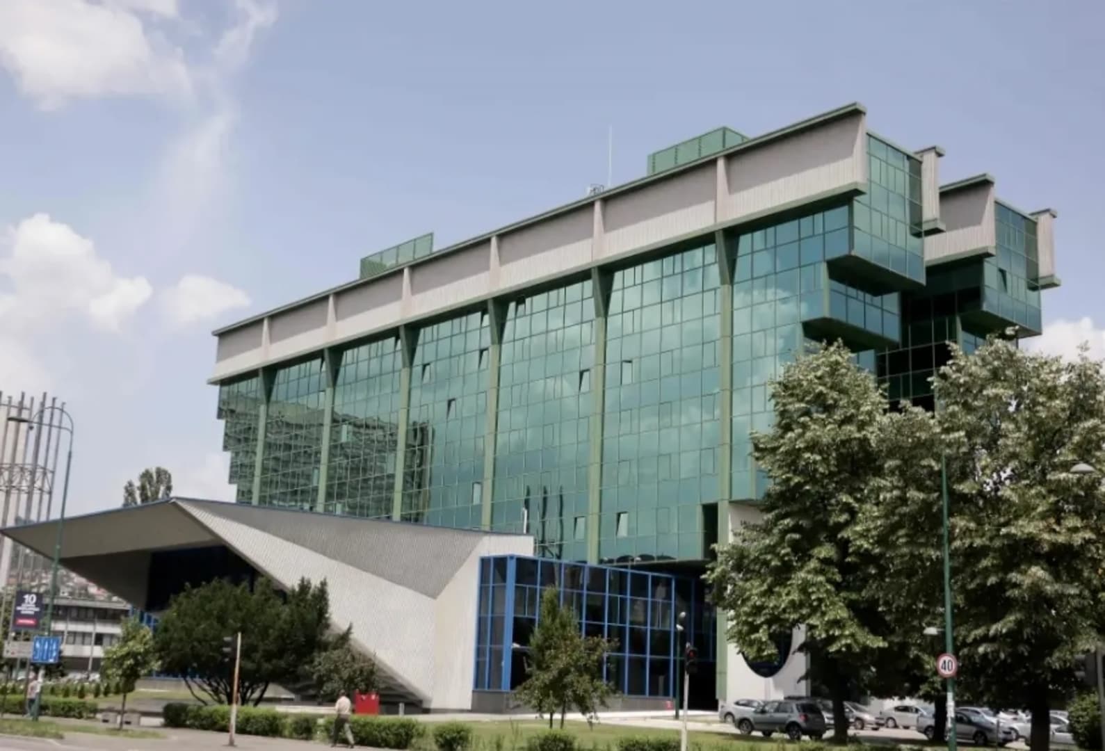 Kako je Elektroprivreda dospjela na prosjačaki štap pa milione troši na tuđu struju - slika 1