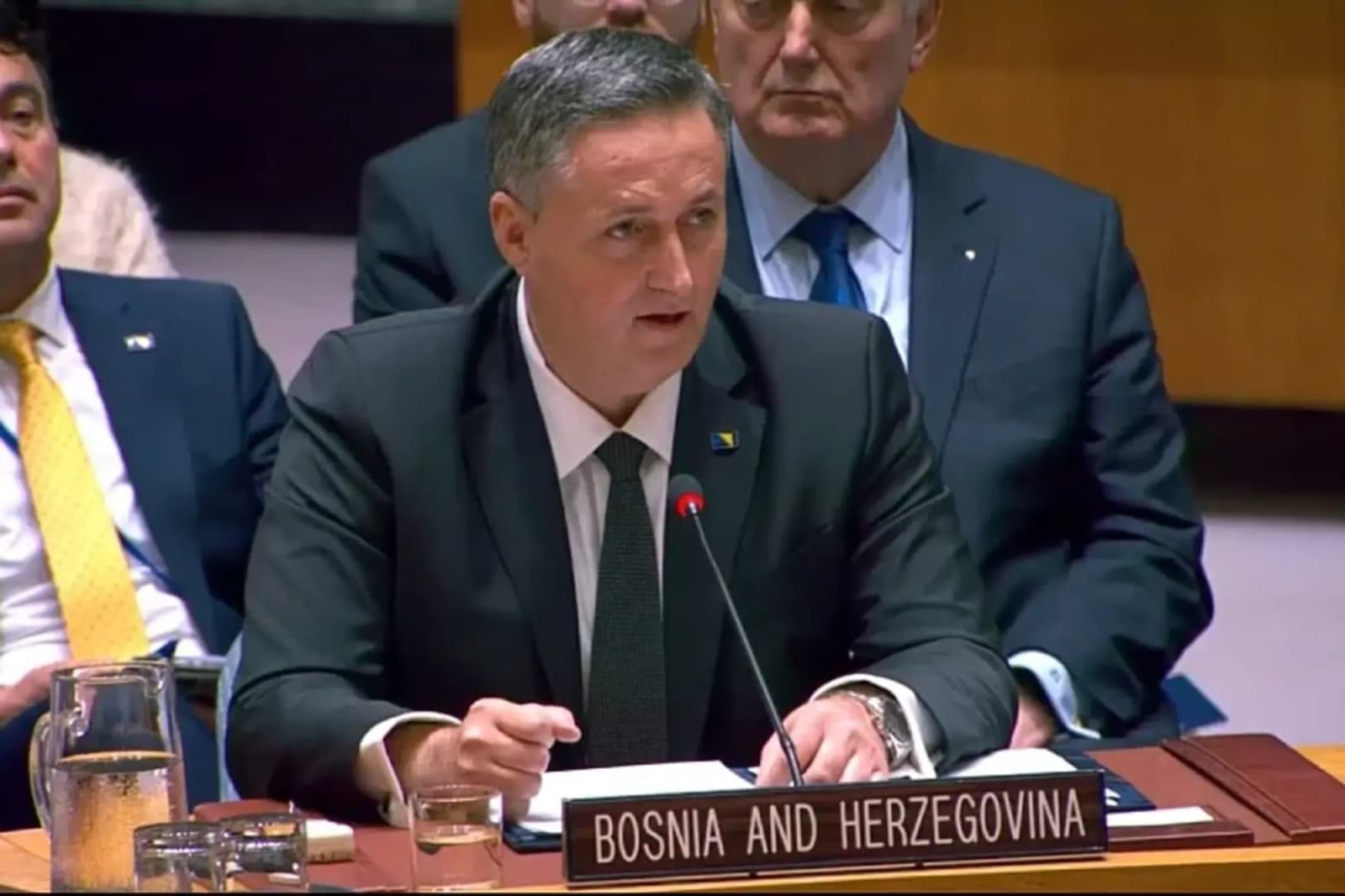 Bećirović upozorio na opasno lobiranje Rs-a i veličanje ratnih zločinaca: "Razmotrite sankcije za destabilizatore" - slika 1