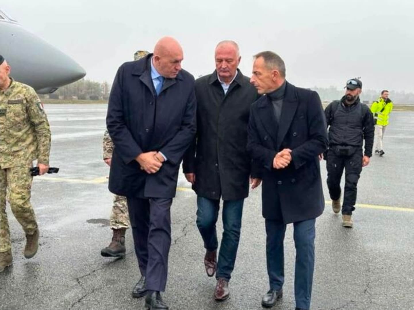 Helez i Crosetto posjetili povrijeđene pripadnike EUFOR-a u bolnicama u Tuzli i Brčkom - slika 1