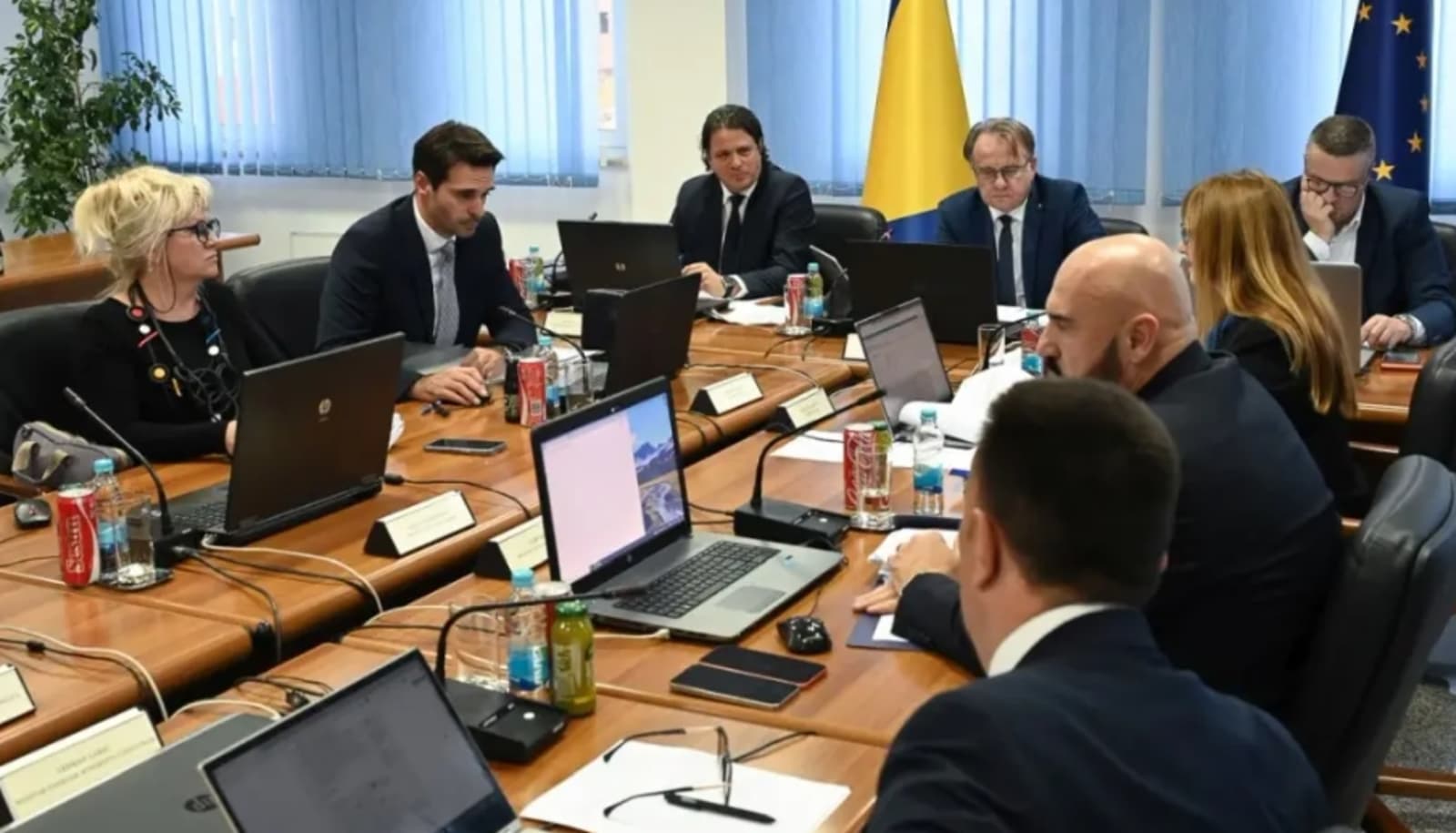 Kako je Federacija zbog "rupe" od pola milijarde morala prodavati dugove bankama - slika 1