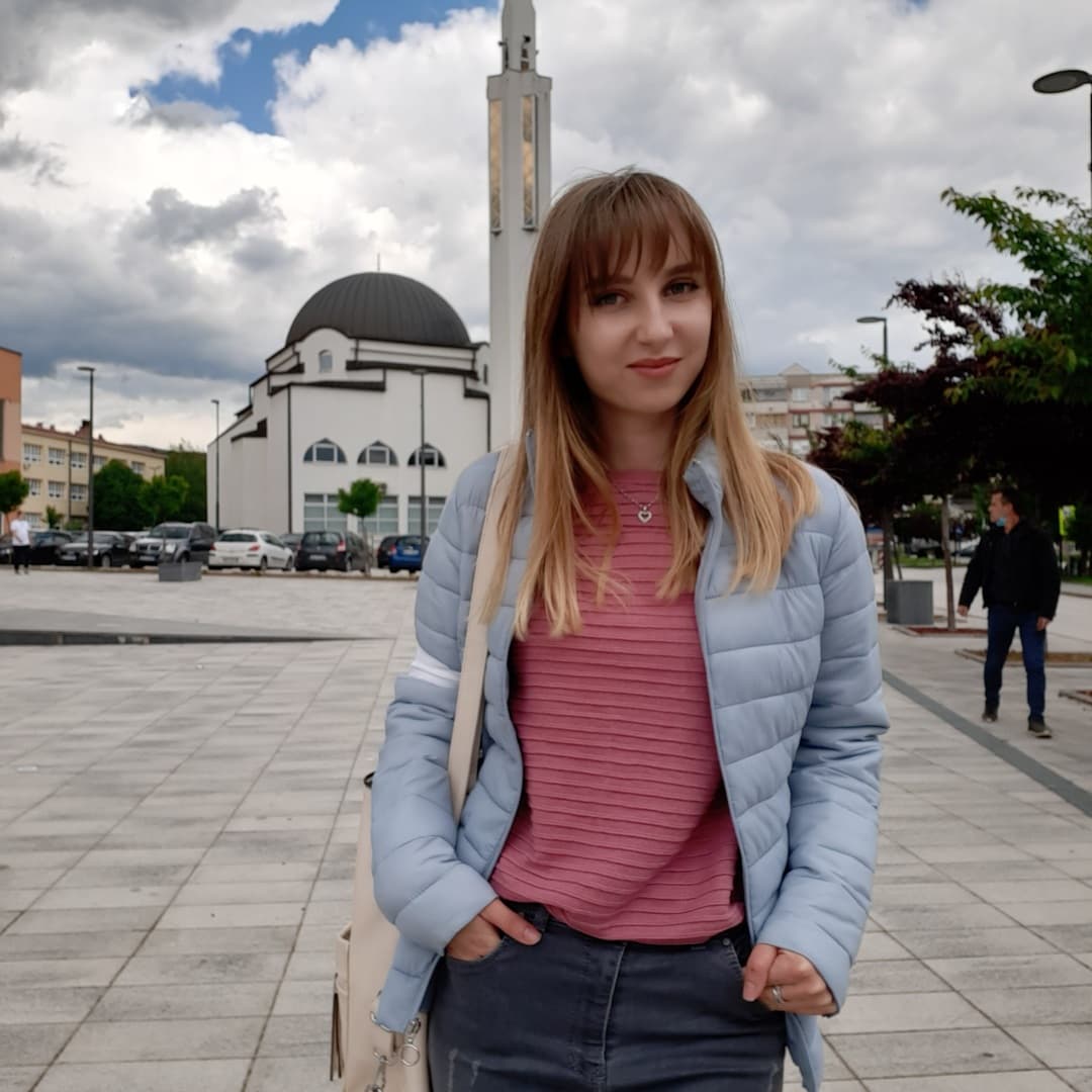 Azra poziva mlade da se uključe u politiku - slika 1