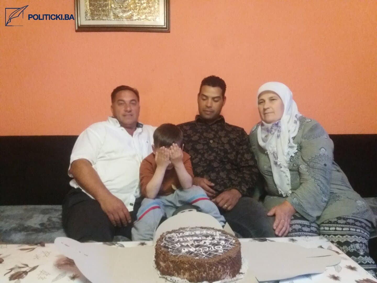 Migrant Amar iz Alžira često bi zaplakao pred punom sofrom svojih tuzlanskih domaćina - slika 1