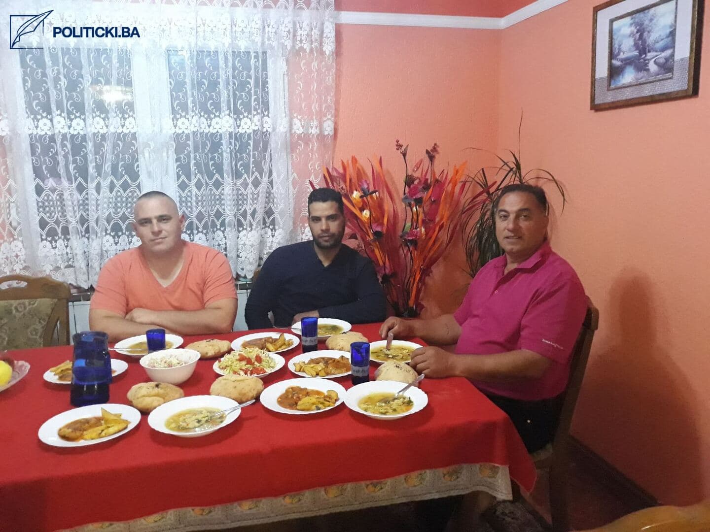 Migrant Amar iz Alžira često bi zaplakao pred punom sofrom svojih tuzlanskih domaćina - slika 2
