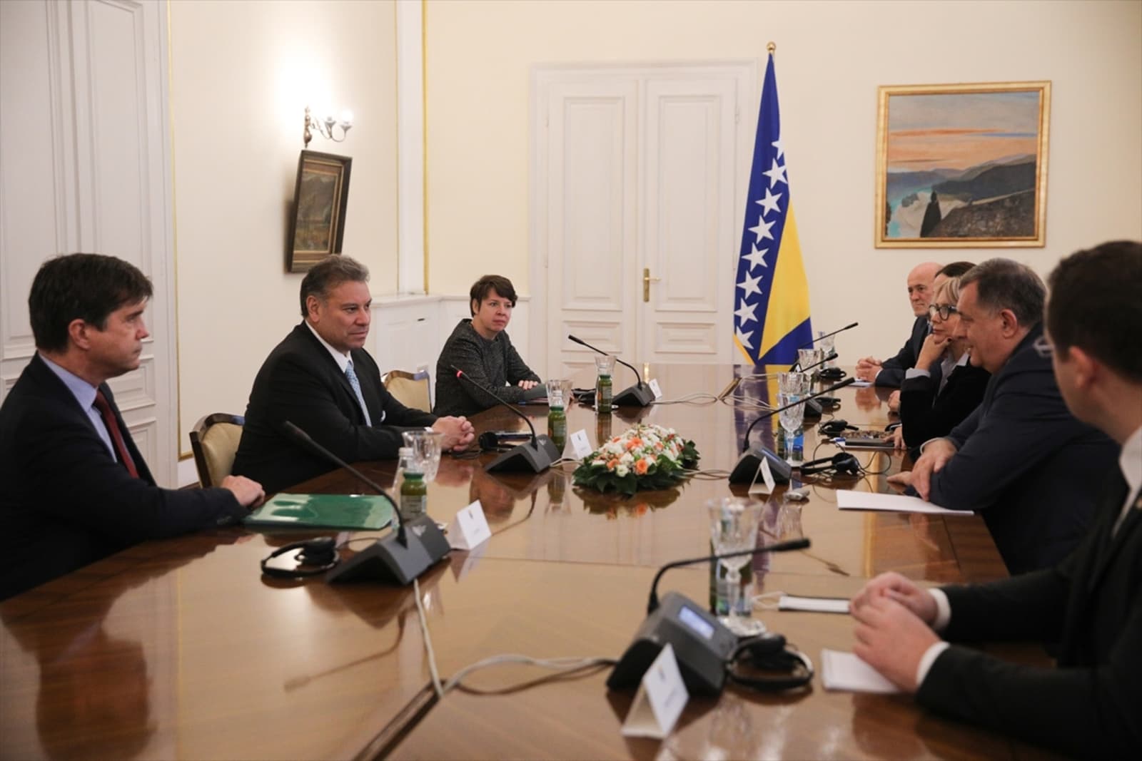 Escobar ne može riješiti probleme BiH - slika 1
