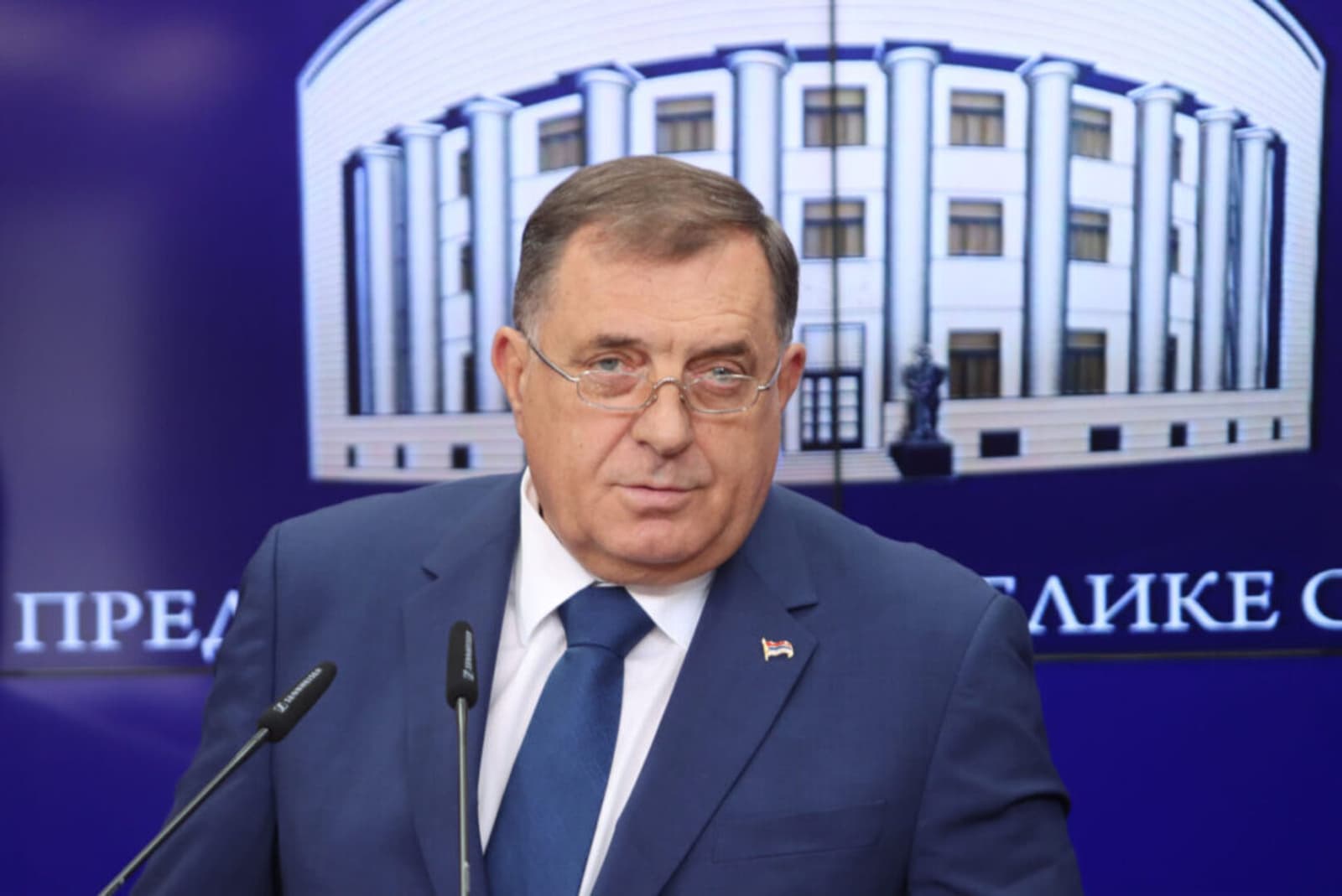 Dodik: Razmišljam da Durakoviću povećam platu - slika 1