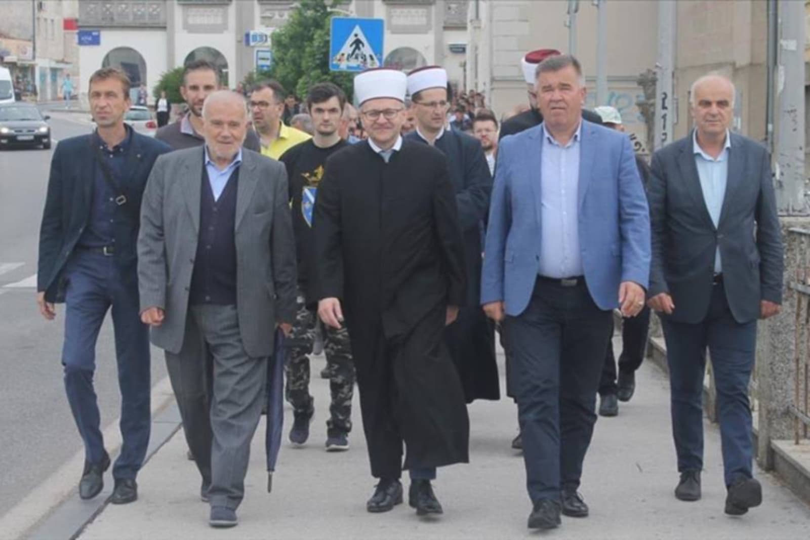 Hutba uzdrmala političare: Hitan sastanak Bošnjaka - slika 1
