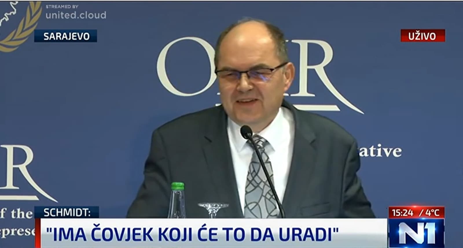 Schmidt postavio ultimatum: Ili neka vlasti rade, ili ću ja! - slika 1