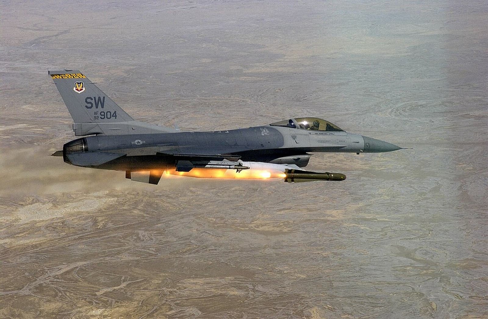 Belgija će Ukrajini isporučiti 30 aviona F - 16 - slika 1