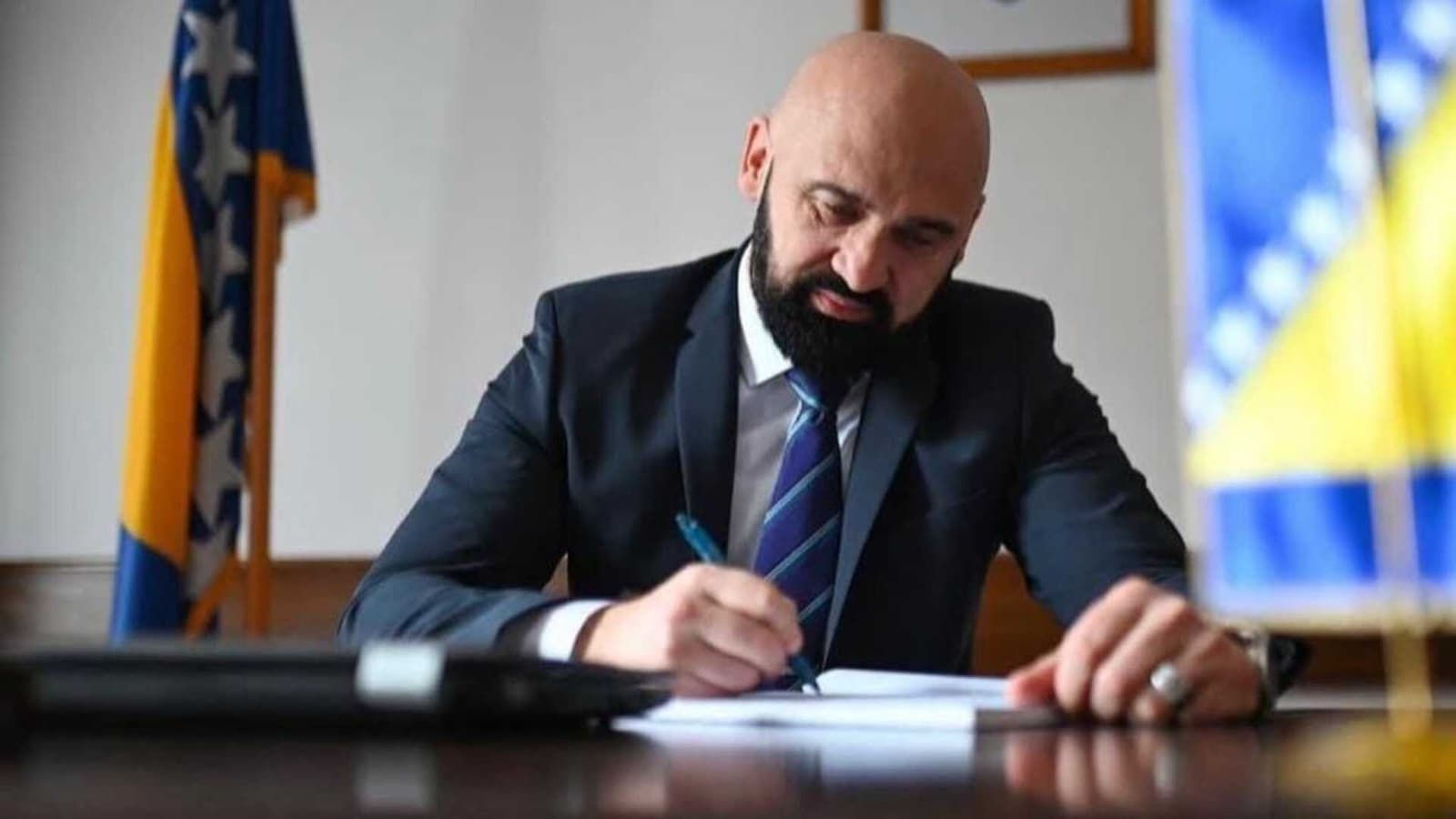 Ramo Isak - politički Torabi! - slika 1