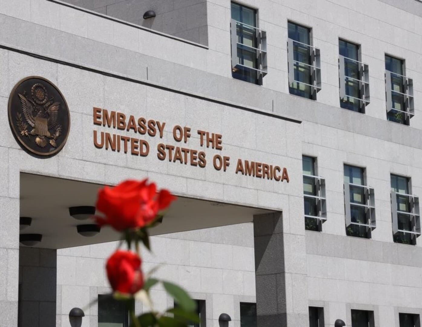 Ambasada SAD upozorava: Preregistracija sankcioniranih firmi nije dopuštena - slika 1