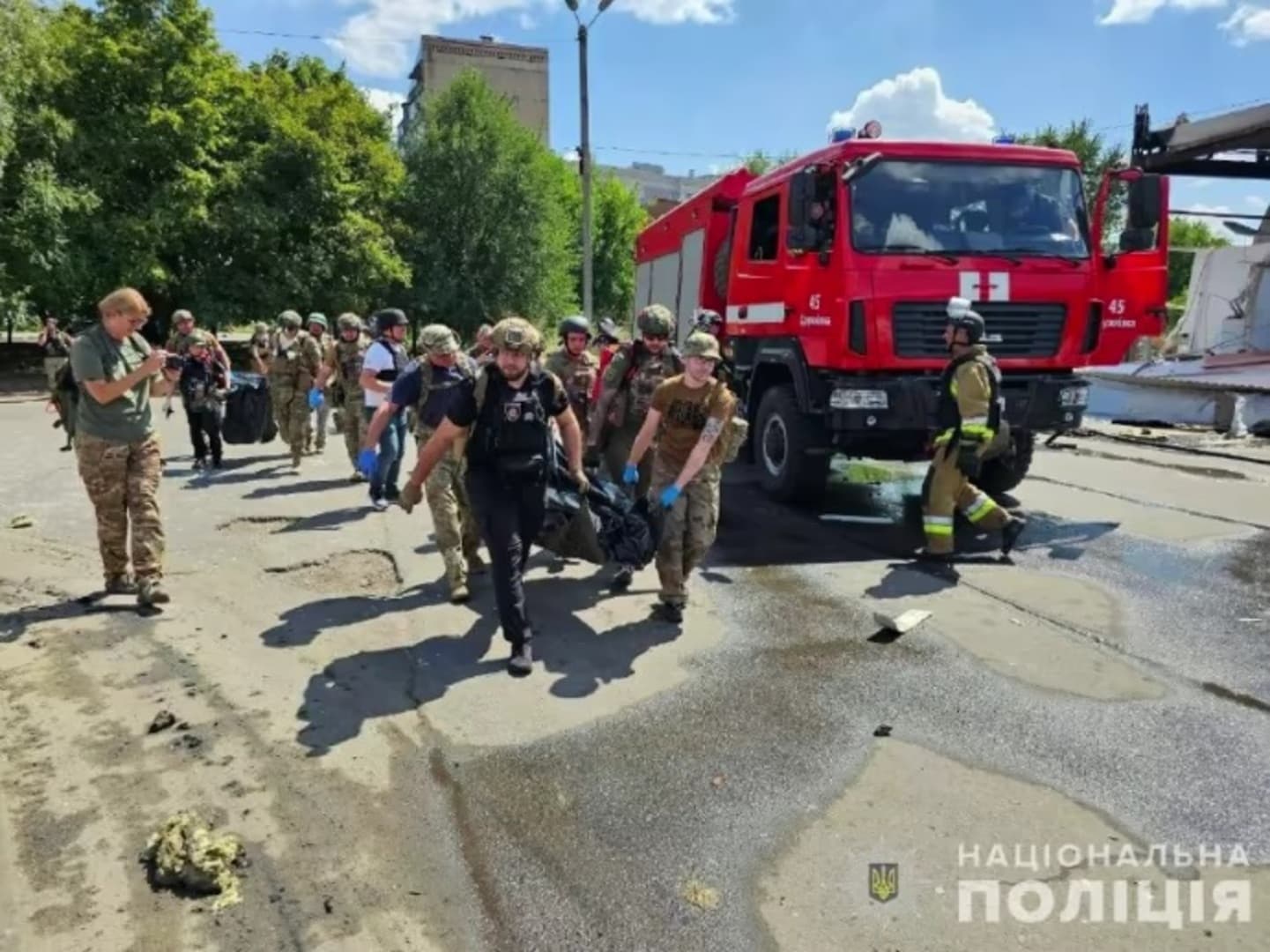 Najmanje 11 mrtvih u ruskom napadu na ukrajinski grad - slika 1