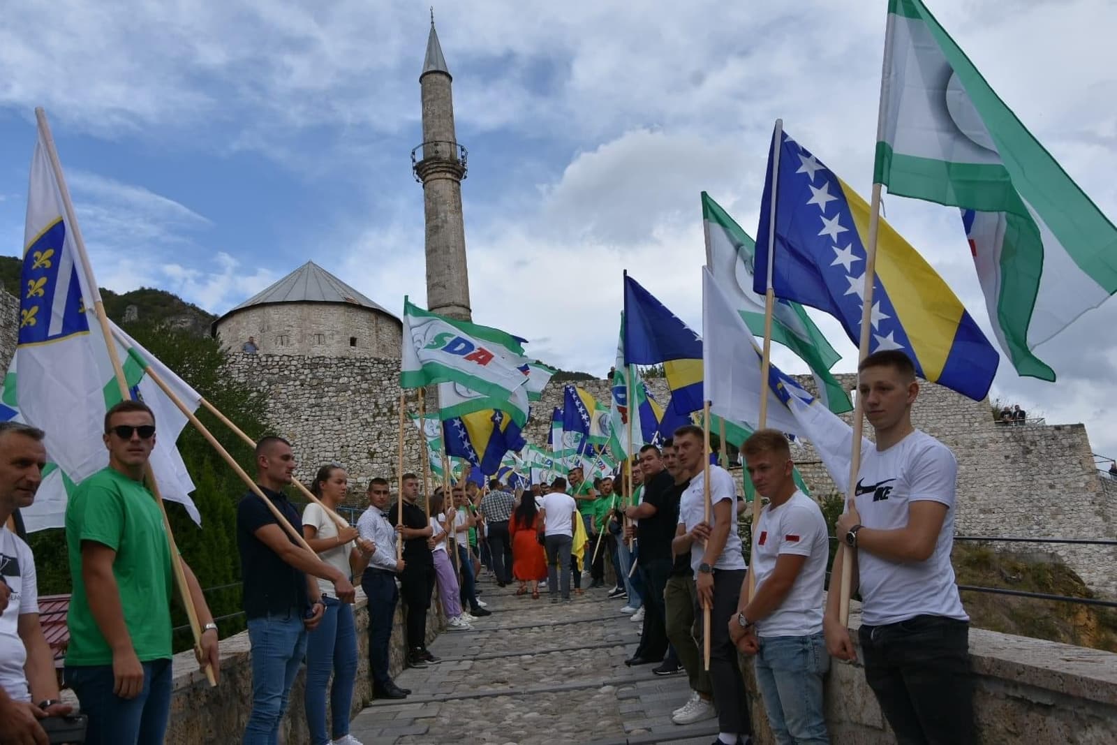 Izetbegović u Travniku: Ako želite mir i stabilnost ne ponižavajte najbrojniji narod - slika 8