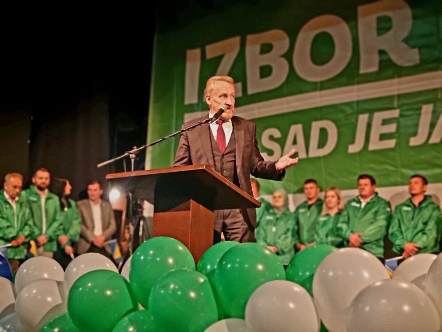 Izetbegović u Srebrenici i Bratuncu: "Nemamo problem sa Srbima" - slika 40