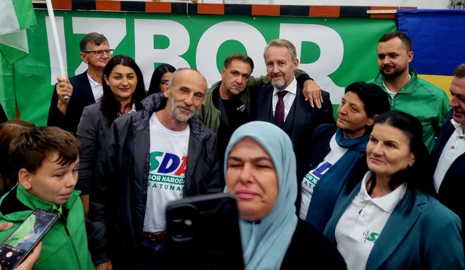 Izetbegović u Srebrenici i Bratuncu: "Nemamo problem sa Srbima" - slika 6